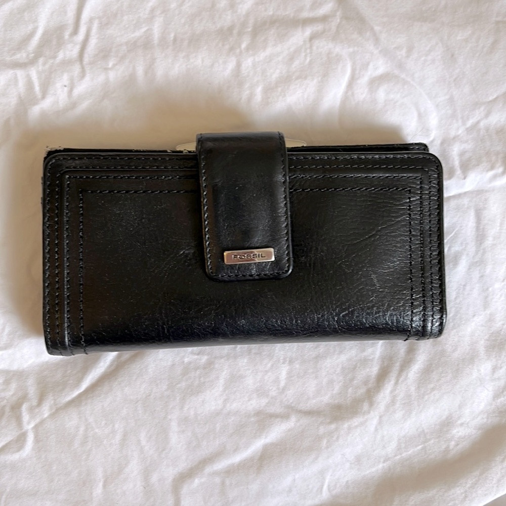 Fossil wallet